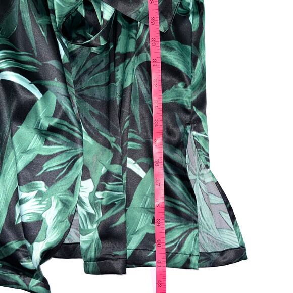 Victorias Secret Chantilly Green Palm Leaves Satin Wrap Robe Size M/L - Picture 13 of 14